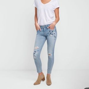 2/$10 Silver Izzy Skinny Jeans W27L27